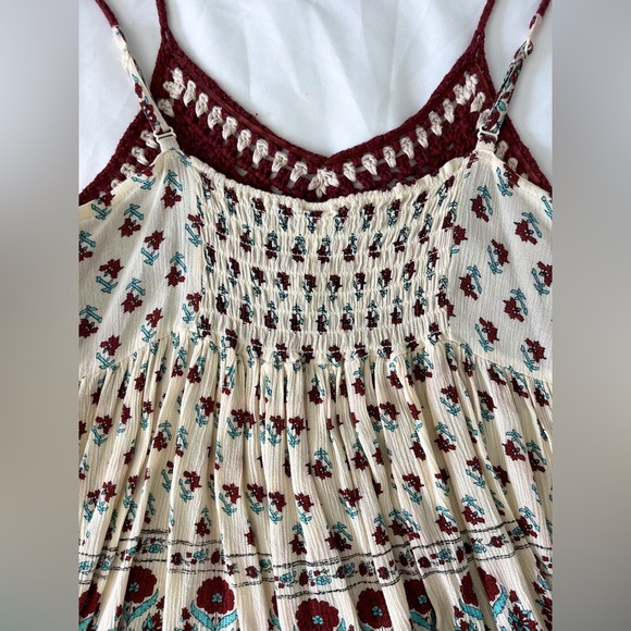 American Rag Crochet Floral Boho Spaghetti Strap Top Size Medium - Picture 9 of 10